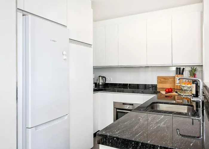 Miguel In By Solaga Homes Apartment